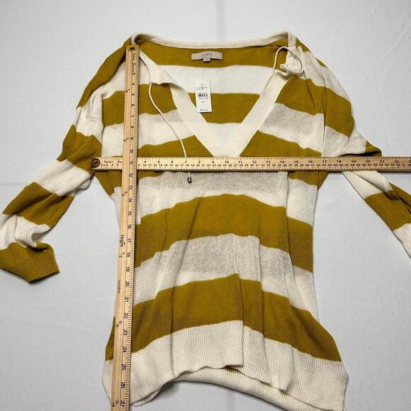Women’s LOFT Size XL Brand New With Tag Light Weight Top Perfect For Summer - Picture 4 of 4